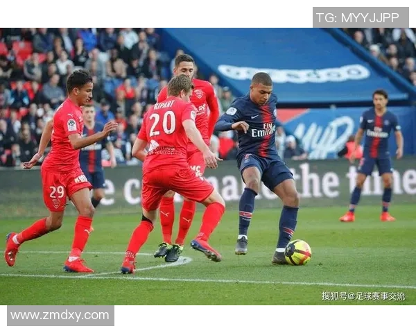 英超精彩对决本菲卡与那不勒斯战成平局帽子戏法点燃全场激情