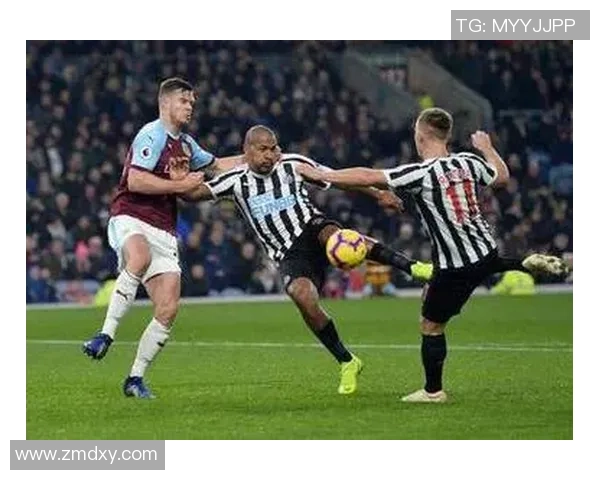 欧冠激战：本菲卡顽强逼平AC米兰全场沸腾瞬间回顾